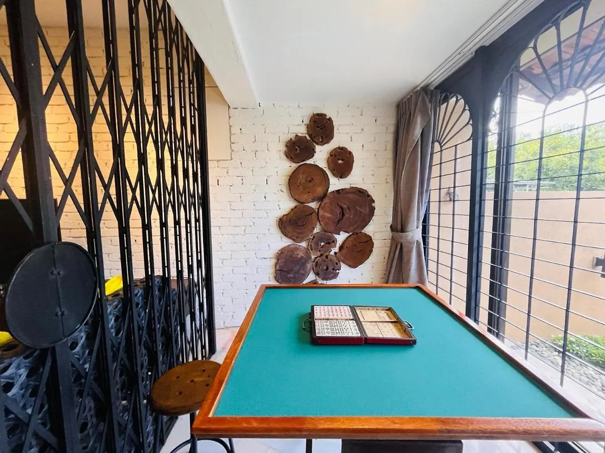 Luxe Bean Bag Cinema Retreat - Private Pool With Ps5, Ktv, Bbq Patio - 5 Mins To Tanjung Bungah Beach ! Villa Tanjung Tokong