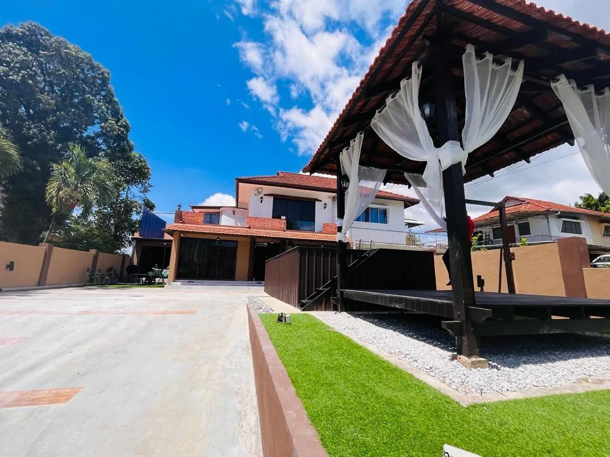 Luxe Bean Bag Cinema Retreat - Private Pool With Ps5, Ktv, Bbq Patio - 5 Mins To Tanjung Bungah Beach ! Villa Tanjung Tokong