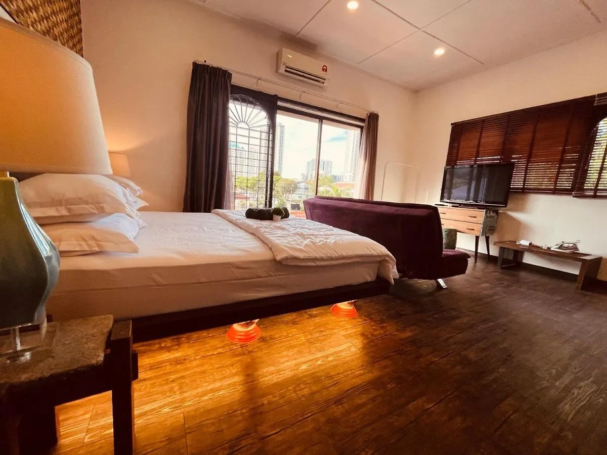 Luxe Bean Bag Cinema Retreat - Private Pool With Ps5, Ktv, Bbq Patio - 5 Mins To Tanjung Bungah Beach ! Villa Tanjung Tokong 0*,  Malaysia