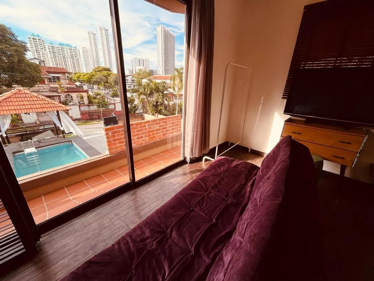 Luxe Bean Bag Cinema Retreat - Private Pool With Ps5, Ktv, Bbq Patio - 5 Mins To Tanjung Bungah Beach ! Villa Tanjung Tokong 0*,