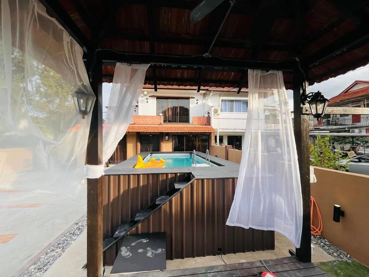Luxe Bean Bag Cinema Retreat - Private Pool With Ps5, Ktv, Bbq Patio - 5 Mins To Tanjung Bungah Beach ! Villa Tanjung Tokong