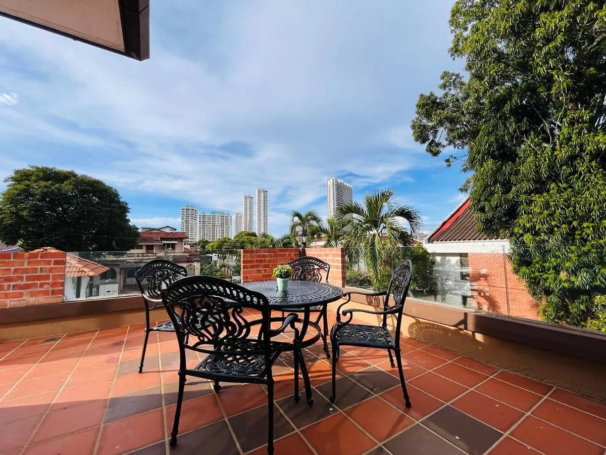 Luxe Bean Bag Cinema Retreat - Private Pool With Ps5, Ktv, Bbq Patio - 5 Mins To Tanjung Bungah Beach ! Villa Tanjung Tokong Malaysia