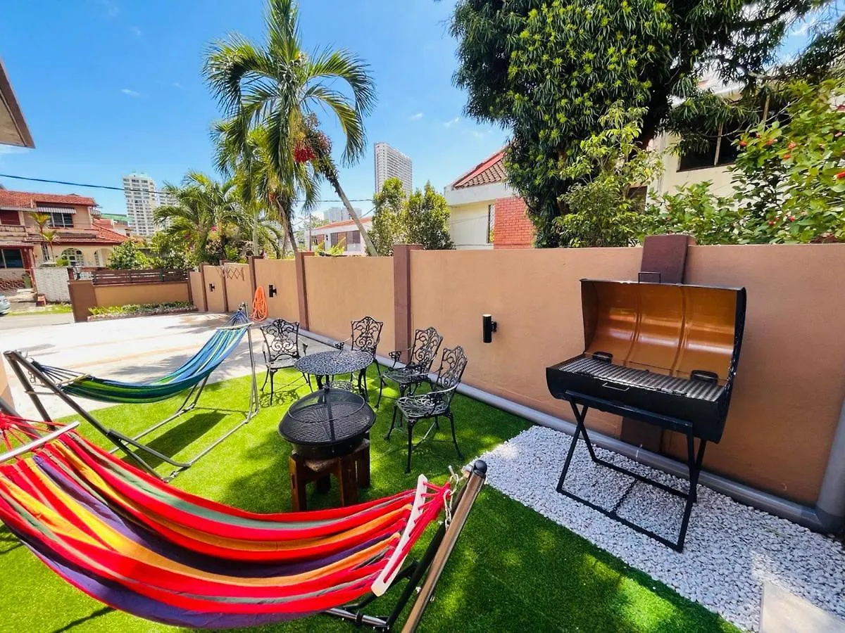 Luxe Bean Bag Cinema Retreat - Private Pool With Ps5, Ktv, Bbq Patio - 5 Mins To Tanjung Bungah Beach ! Villa Tanjung Tokong