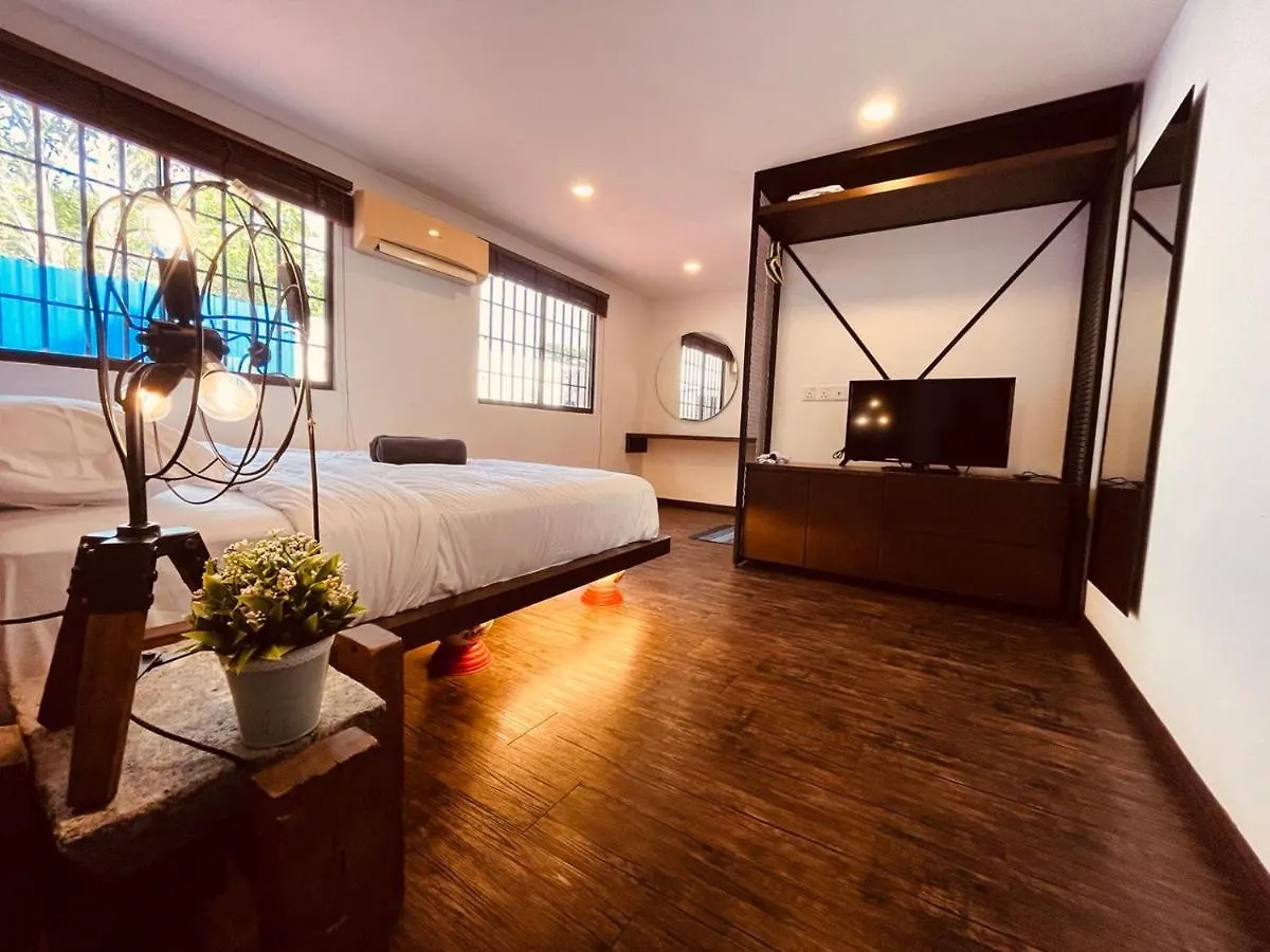 Luxe Bean Bag Cinema Retreat - Private Pool With Ps5, Ktv, Bbq Patio - 5 Mins To Tanjung Bungah Beach ! Villa Tanjung Tokong