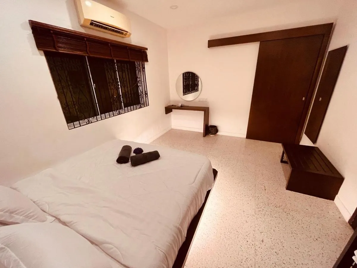 Luxe Bean Bag Cinema Retreat - Private Pool With Ps5, Ktv, Bbq Patio - 5 Mins To Tanjung Bungah Beach ! Villa Tanjung Tokong