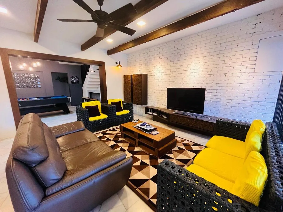 Luxe Bean Bag Cinema Retreat - Private Pool With Ps5, Ktv, Bbq Patio - 5 Mins To Tanjung Bungah Beach ! Villa Tanjung Tokong