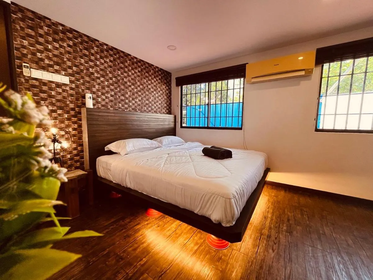 Luxe Bean Bag Cinema Retreat - Private Pool With Ps5, Ktv, Bbq Patio - 5 Mins To Tanjung Bungah Beach ! Villa Tanjung Tokong 0*,